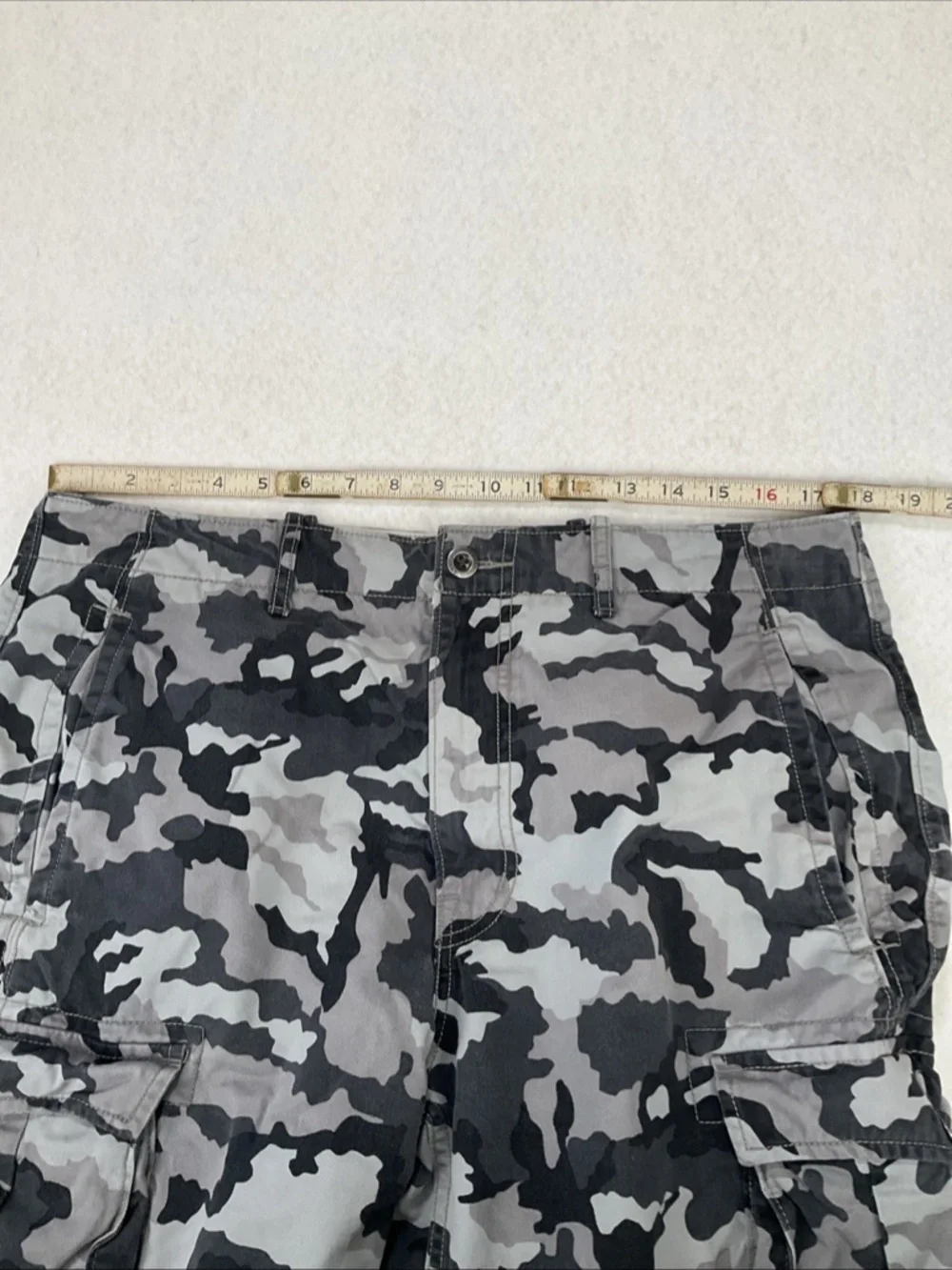 Levi's Cargo Shorts Black & Gray Camo Utility Pockets Baggy Men's Size 34